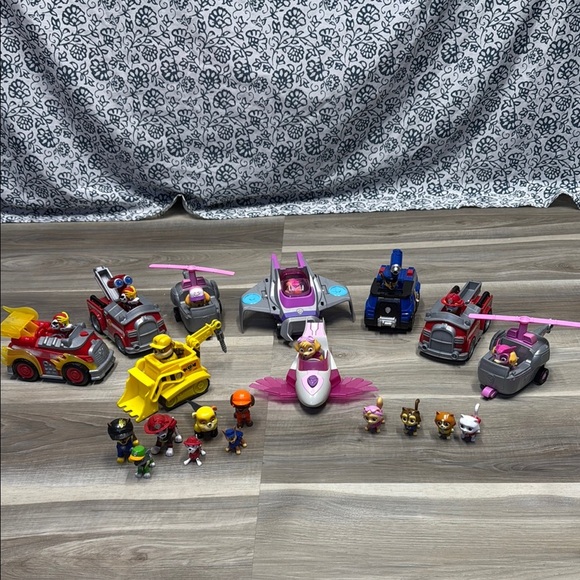 🚩 Paw Patrol puppy & kitty Action Figures & Playsets - Picture 1 of 10